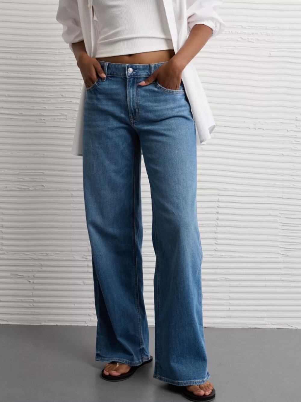American Eagle Dreamy Drape Low-Rise Baggy Wide-Leg Jeans Size 000 Regular